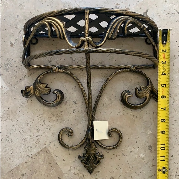 Metal Shelf - Picture 4 of 6